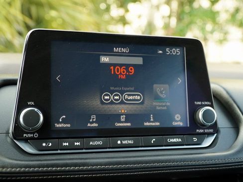 Used 2022 Nissan Rogue SV AWD/4WD image 21