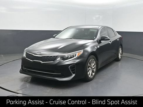 Used 2018 Kia Optima S FWD image 1