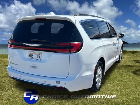 Used 2022 Chrysler Pacifica Touring-L FWD image 8