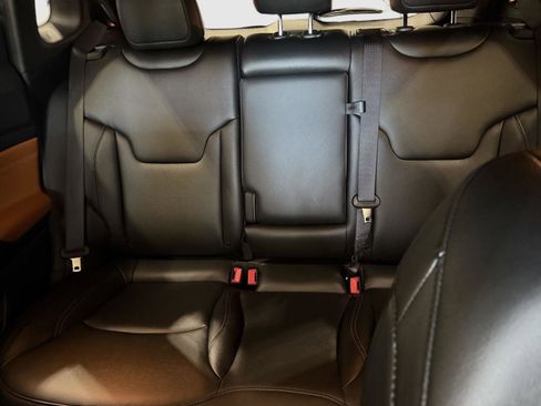 Used 2024 Jeep Compass Limited image 21