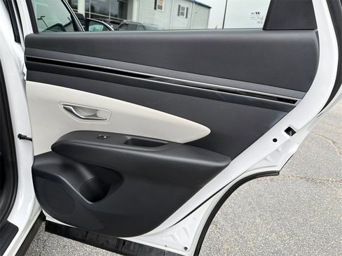 Used 2022 Hyundai Tucson Blue image 16