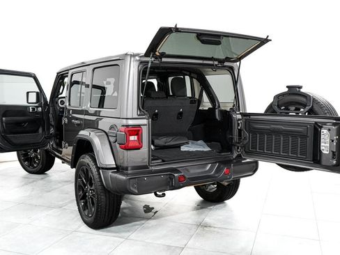 Used 2025 Jeep Wrangler Unlimited Sahara w/ Safety Group AWD/4WD image 10