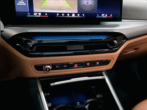 Used 2025 BMW i4 eDrive40 w/ Premium Package image 34