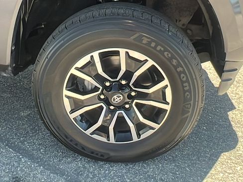 Used 2022 Toyota Tacoma 2WD Double Cab image 9