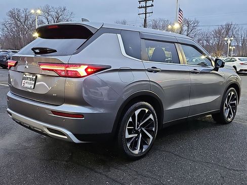 Used 2022 Mitsubishi Outlander SE image 6