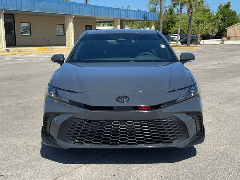 Used 2025 Toyota Camry SE FWD image 9
