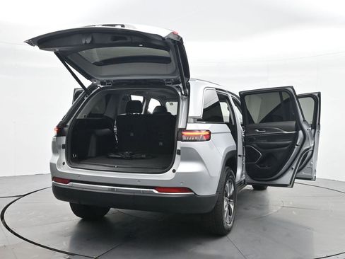 Used 2023 Jeep Grand Cherokee 4WD 4xe image 30