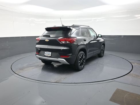 Used 2023 Chevrolet TrailBlazer LT w/ Convenience Package image 3