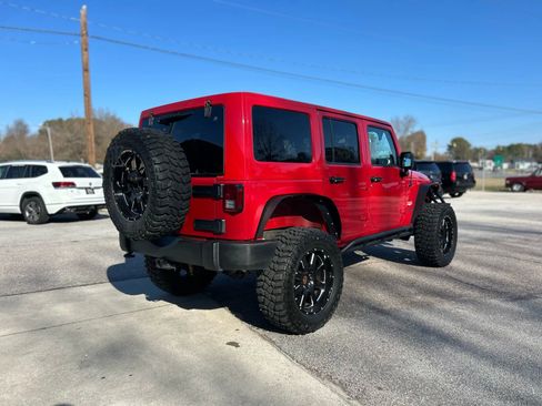 Used 2014 Jeep Wrangler Unlimited Sahara image 11