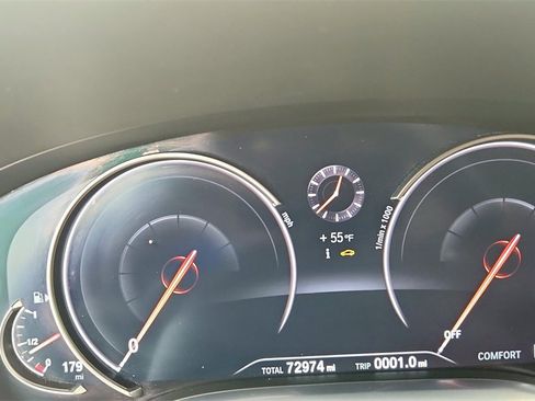 Used 2017 BMW 750i xDrive image 19