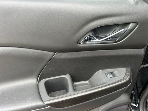 Used 2022 GMC Acadia SLT w/ Elevation Edition image 45