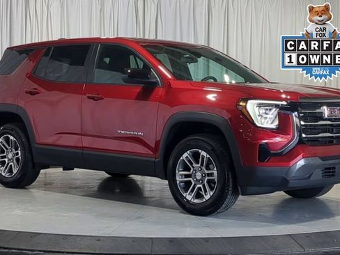 Used 2025 GMC Terrain Elevation FWD image 2