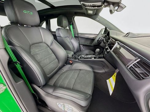 New 2026 Porsche Macan GTS image 33