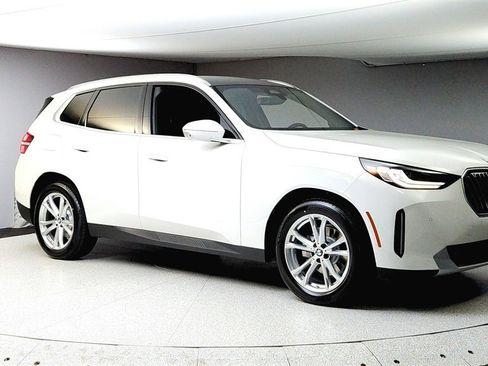 Used 2025 BMW X3 xDrive30i w/ Premium Package image 1