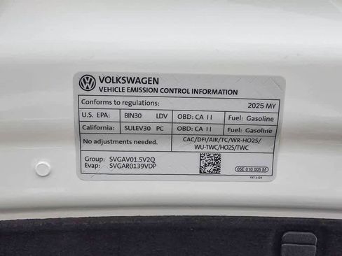 Used 2025 Volkswagen Jetta Sport image 28
