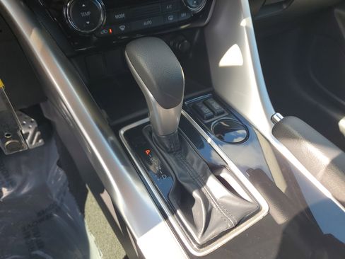 Used 2022 Mitsubishi Eclipse Cross LE image 28