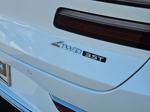 Used 2025 Genesis GV80 3.5T Prestige AWD/4WD image 9