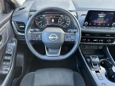 Used 2025 Nissan Rogue SV FWD image 26