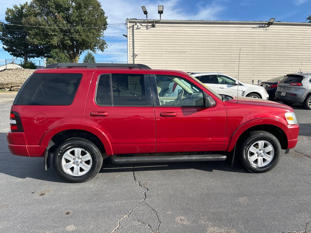 Used 2010 Ford Explorer XLT AWD/4WD image 5