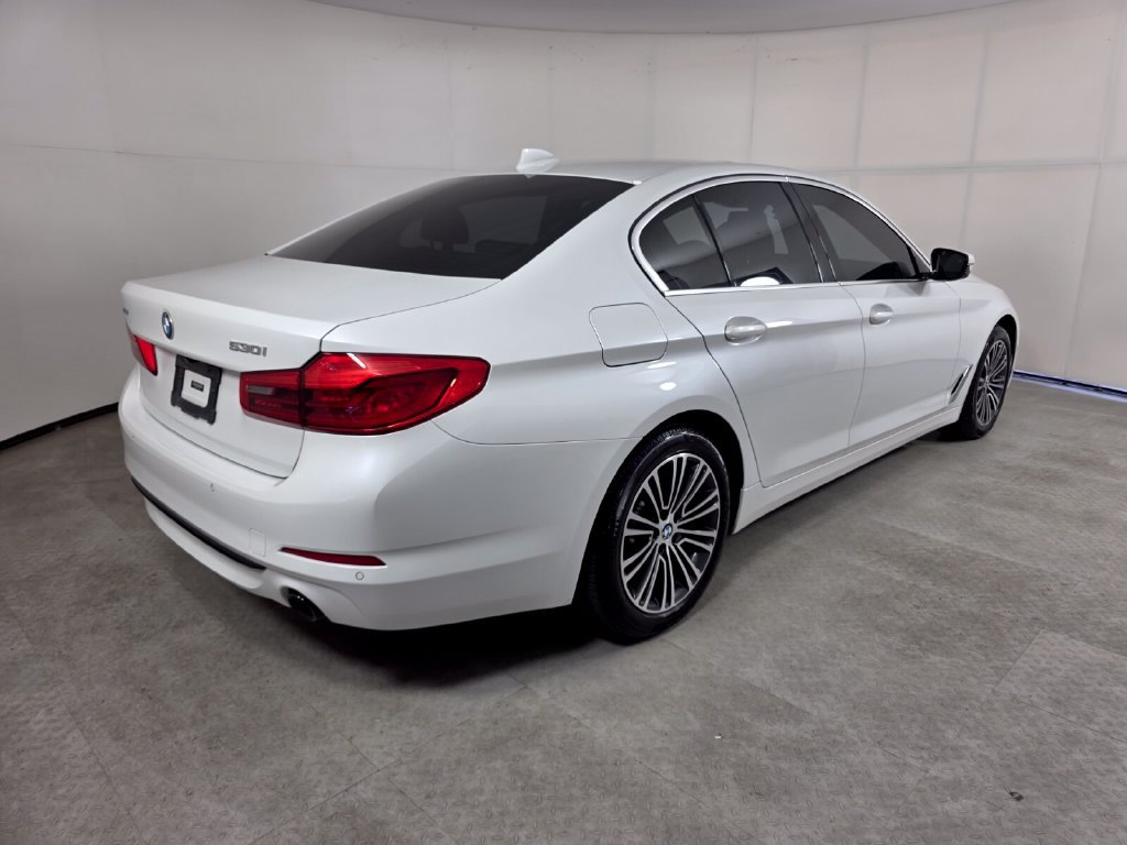 Used 2020 BMW 530i xDrive w/ Premium Package AWD/4WD image 4