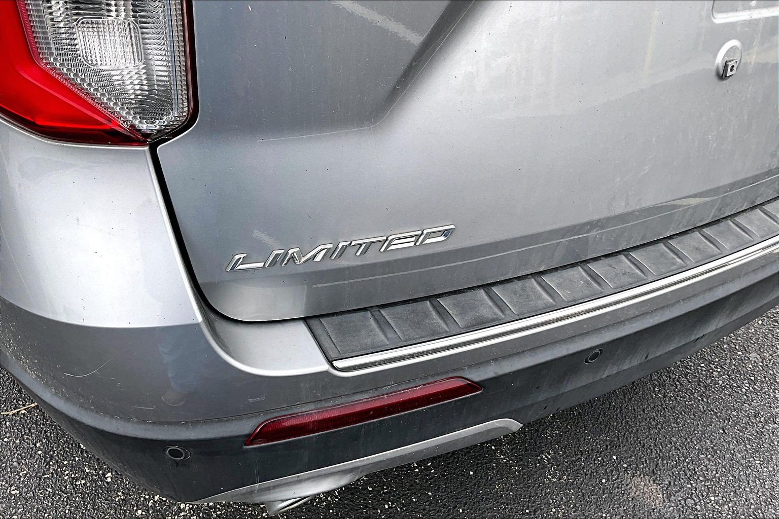 Used 2020 Ford Explorer Limited AWD/4WD image 7
