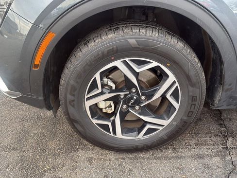 Used 2024 Kia Sportage LX image 10