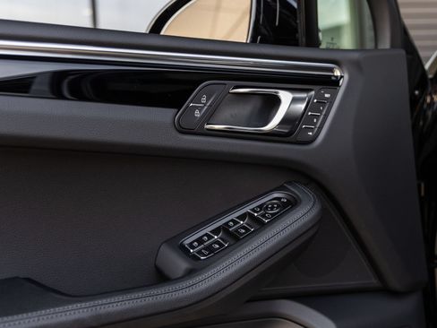 New 2026 Porsche Macan AWD/4WD image 21