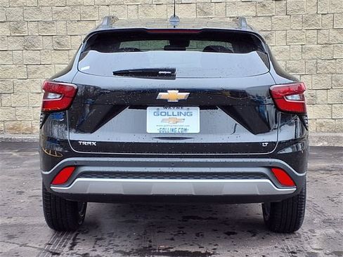 New 2026 Chevrolet Trax LT w/ Driver Confidence Package image 18