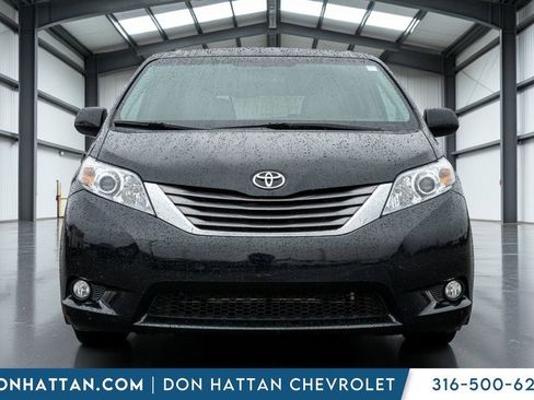 Used 2015 Toyota Sienna XLE w/ XLE Navigation Package image 40
