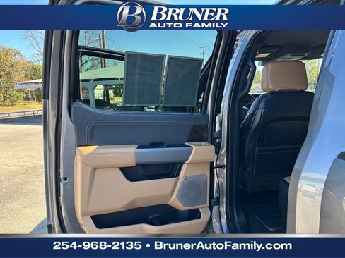 Used 2024 Ford F250 Lariat w/ Chrome Package image 13