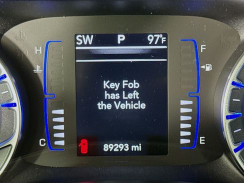Used 2022 Chrysler Voyager LX FWD image 14