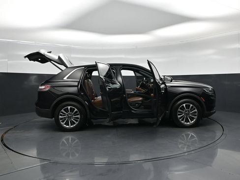 Used 2021 Lincoln Nautilus Reserve w/ Cargo Utility Package FWD image 4