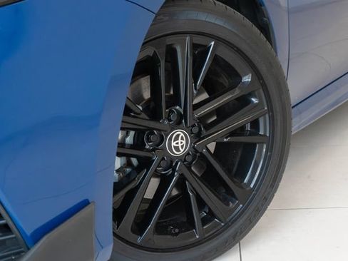 Used 2025 Toyota Camry SE w/ Convenience Package FWD image 2