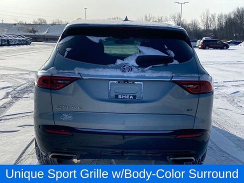 Used 2023 Buick Enclave Essence w/ Sport Touring Edition image 4