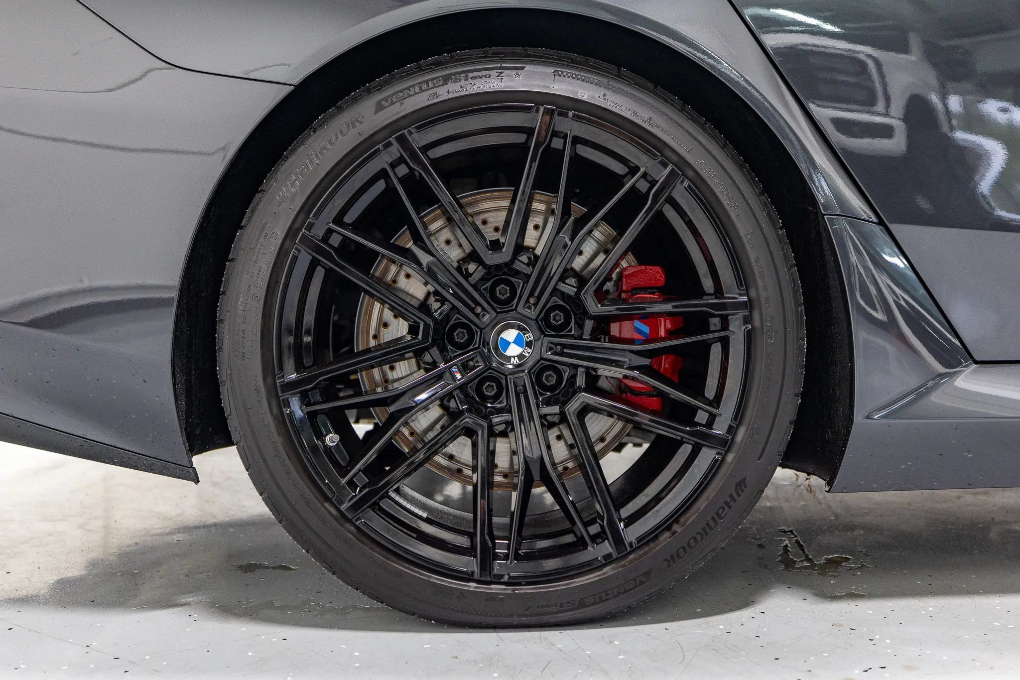 Used 2025 BMW M5 w/ Carbon Package AWD/4WD image 19