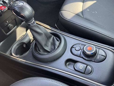 Used 2019 MINI Cooper Countryman FWD image 16