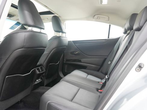 Used 2023 Lexus ES 250 w/ Premium Package AWD/4WD image 13