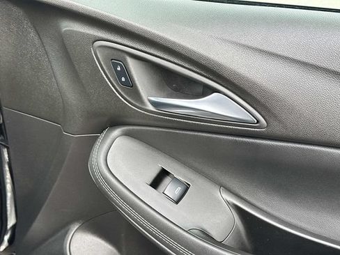 Used 2023 Buick Encore GX Preferred w/ Cold Weather Comfort Package AWD/4WD image 9