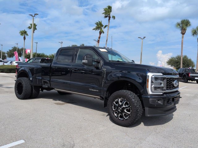 Certified 2025 Ford F350 Platinum w/ FX4 Off-Road Package AWD/4WD image 2