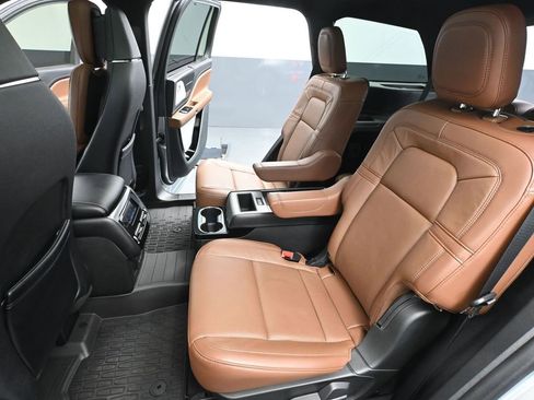 Used 2023 Lincoln Aviator Reserve w/ Equipment Group 201A image 45
