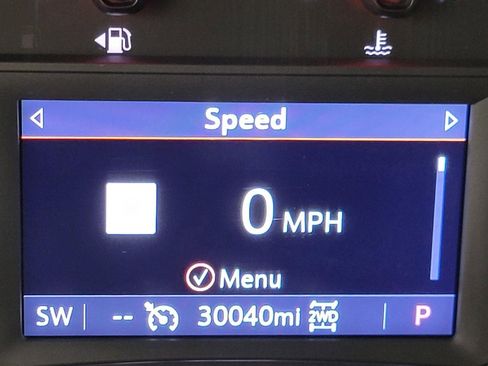 Used 2023 GMC Acadia SLT w/ Elevation Edition image 3