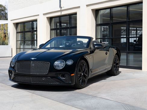 Used 2024 Bentley Continental GT Speed image 13