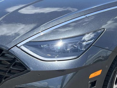 Certified 2023 Hyundai Sonata Limited w/ Preferred Accessory Package FWD image 9