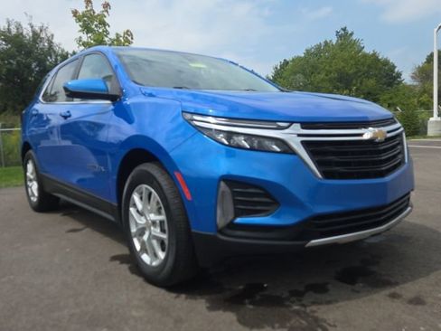 Used 2024 Chevrolet Equinox LT w/ Driver Convenience Package FWD image 1