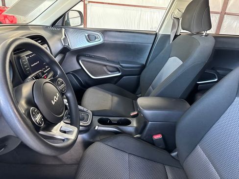 Used 2024 Kia Soul LX w/ Option Group 015 image 13