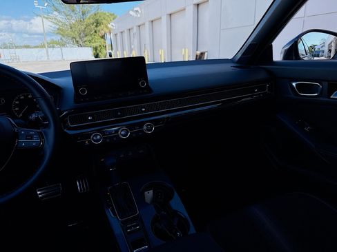 Certified 2025 Honda Civic Sport image 21