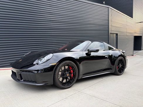 Used 2025 Porsche 911 Targa 4 GTS image 10