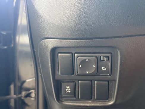 Used 2016 Nissan Juke SV FWD image 23