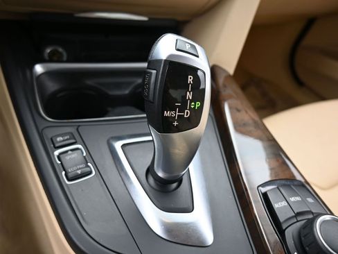 Used 2014 BMW 320i Sedan image 23