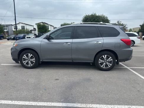 Used 2020 Nissan Pathfinder S FWD image 2